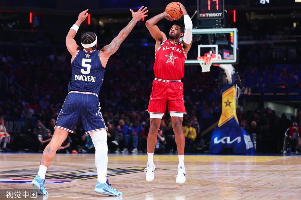 员们展现出 员们展现出