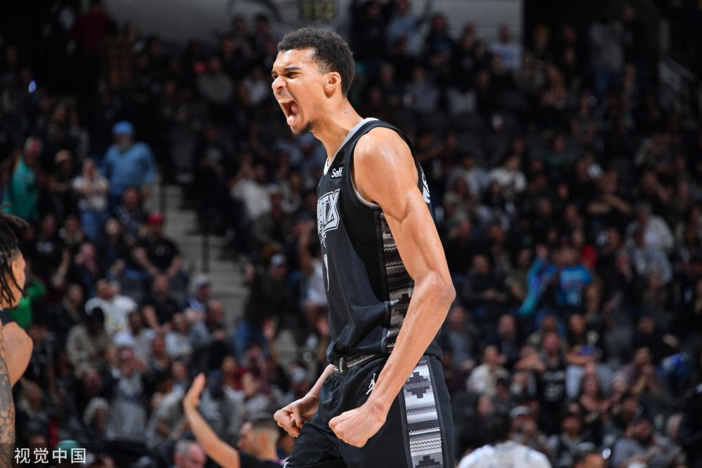 许多足球运 许多足球运